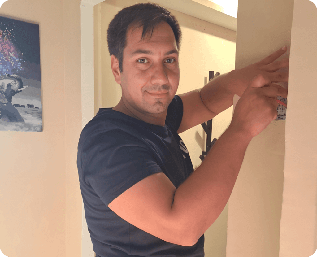 Moka Attila villanyszerelő